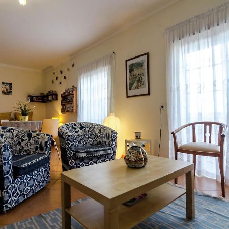 This Warm And Comfortable Apartment Лагос Стая снимка