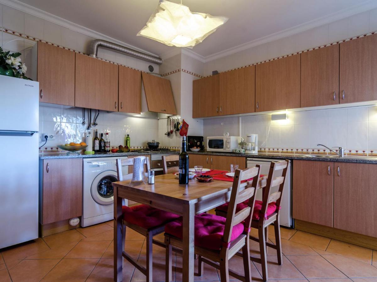 This Warm And Comfortable Apartment Лагос Стая снимка