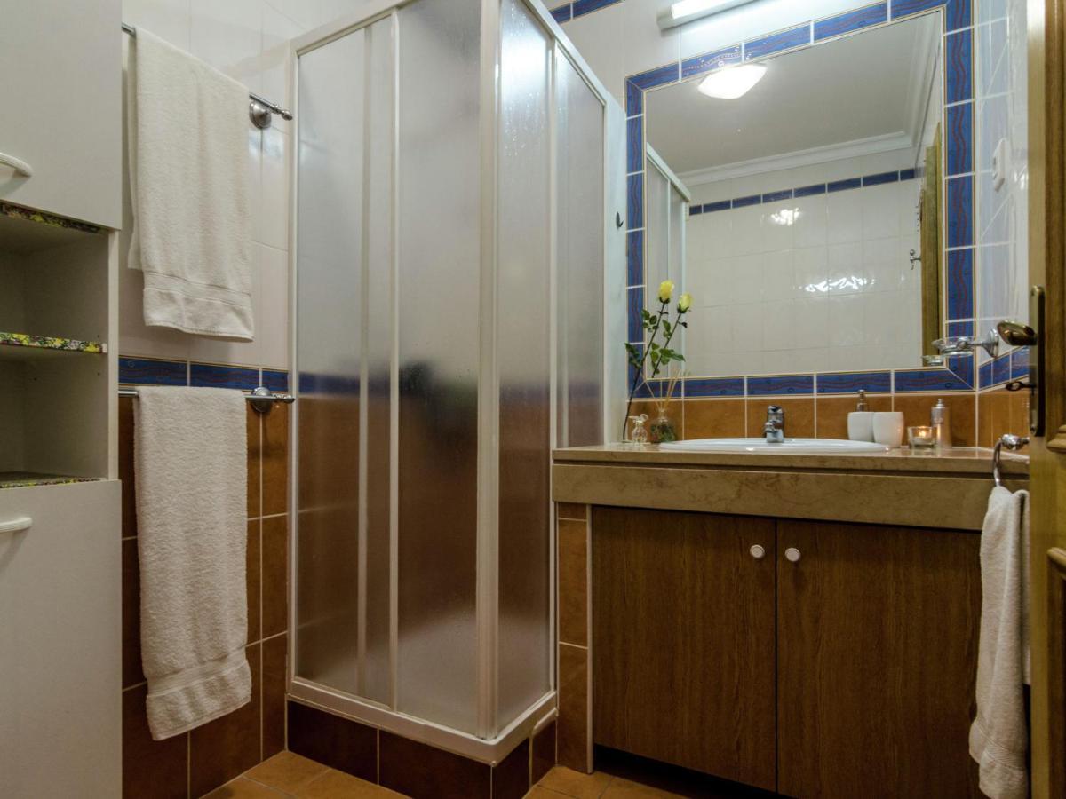 This Warm And Comfortable Apartment Лагос Стая снимка
